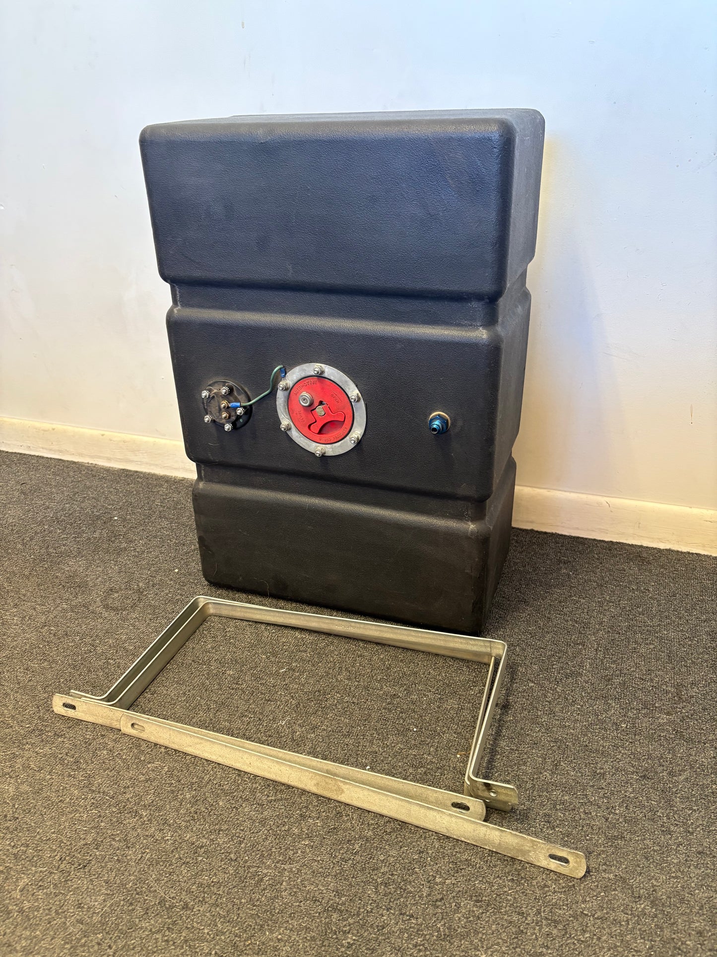 Fuel cell with mount